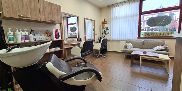 Kadeřnické služby: konzultace, mytí, střih, hluboká regenerace, styling i barvení