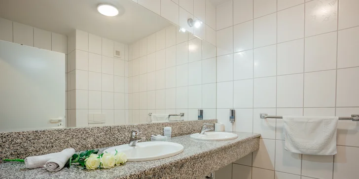 Pobyt v penzionu na Oravě s venkovním mini wellness a snídaní: v okolí hory i termální prameny