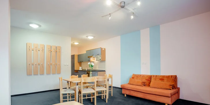 Pobyt v penzionu na Oravě s venkovním mini wellness a snídaní: v okolí hory i termální prameny