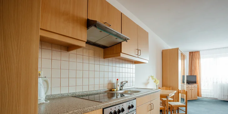 Pobyt v penzionu na Oravě s venkovním mini wellness a snídaní: v okolí hory i termální prameny