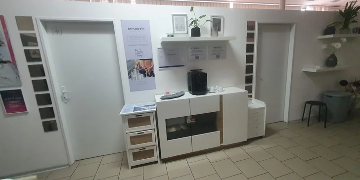 Spa pedikúra i s přístrojovou lymfodrenáží či modeláží gelových nehtů
