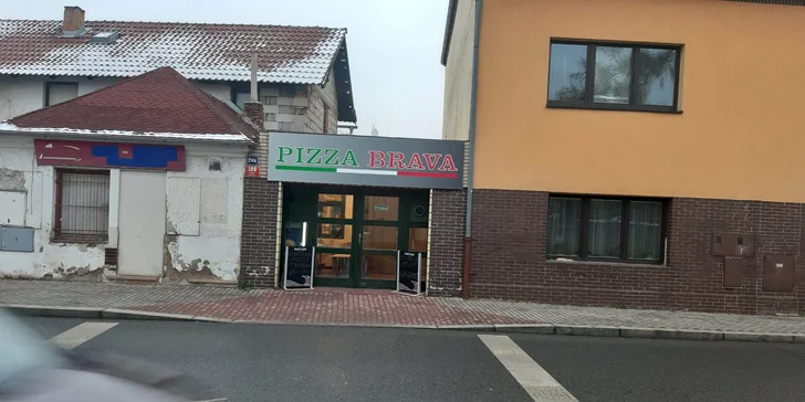 Jedna či dvě pizzy dle výběru: salámová, tuňáková nebo třeba quattro formaggi