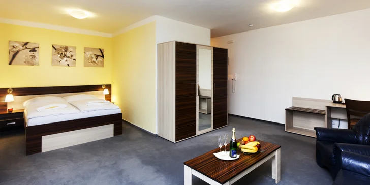 Pobyt na jihu Moravy: hotel s výhledem na zámek Bučovice, snídaně i vstup do wellness