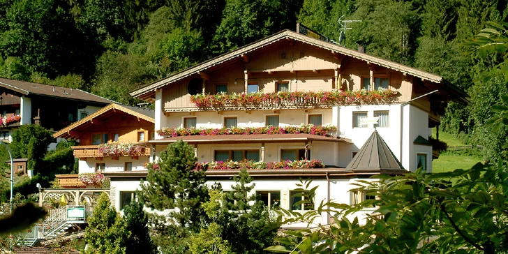 Dovolená v rakouských Alpách až pro 4 osoby: středisko Mayrhofen, snídaně a saunový svět