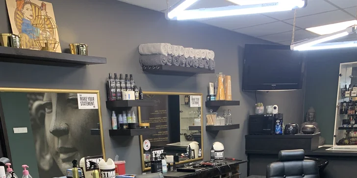 Nelly Carter Barber Shop: pánský i dětský střih, úprava vousů strojkem či břitvou