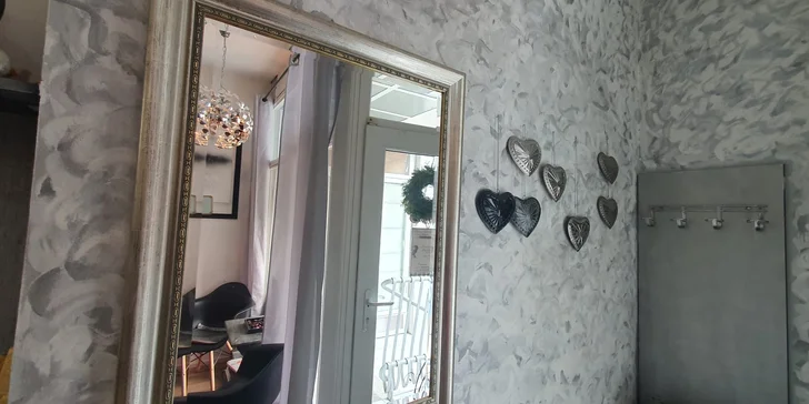 Kosmetické ošetření obličeje, krku a dekoltu: galvanická žehlička, peeling i maska