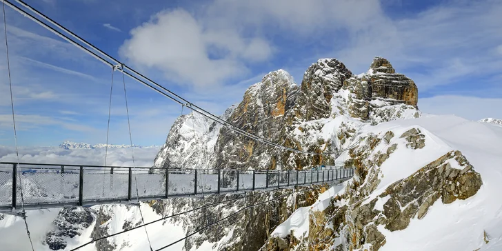 Jednodenní lyžování na Dachstein West: doprava pohodlným autobusem, skipas v ceně