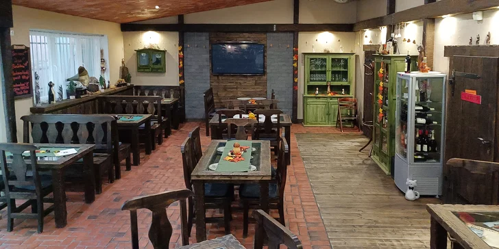 Parádní 3chodové menu pro dva: bůčková pomazánka, jelení kýta se šípkovou, jablečný koláč