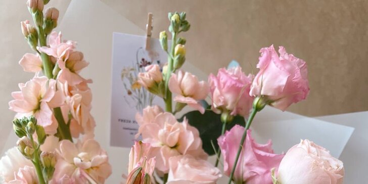Řezané květiny i květinové krabičky: otevřený voucher do květinářství Freja