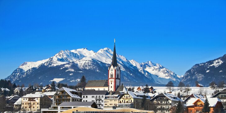 Zimní dovolená v Rakousku: apartmány až pro 9 osob, wellness, skibus u hotelu i slevová karta