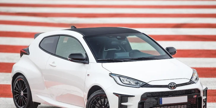 Adrenalinové RallyTaxi s profesionálním závodníkem ve voze Toyota GR Yaris nebo Citroen DS3 R1