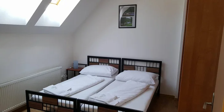 Pobyt v Ledči nad Sázavou se snídaní, zákuskem a lahví vína i večeří