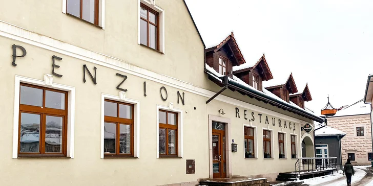 Pobyt v Ledči nad Sázavou se snídaní, zákuskem a lahví vína i večeří