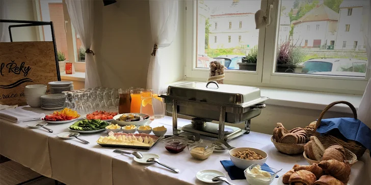 Pobyt v Ledči nad Sázavou se snídaní, zákuskem a lahví vína i večeří