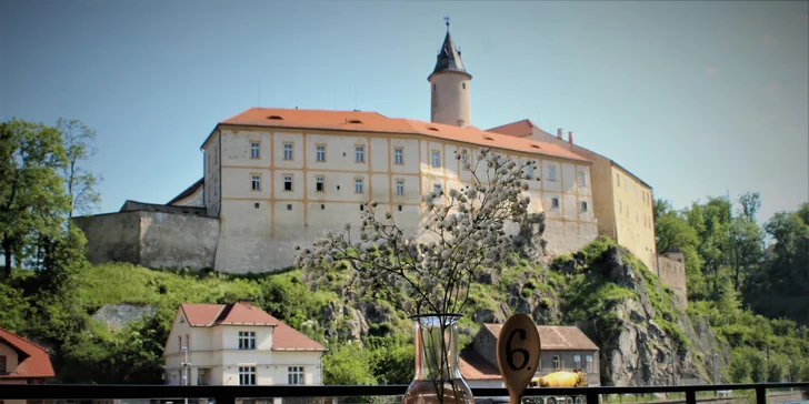 Pobyt v Ledči nad Sázavou se snídaní, zákuskem a lahví vína i večeří
