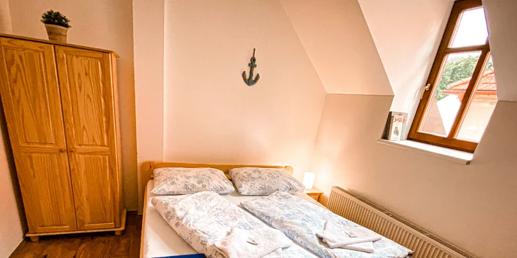 Pobyt v Ledči nad Sázavou se snídaní, zákuskem a lahví vína i večeří