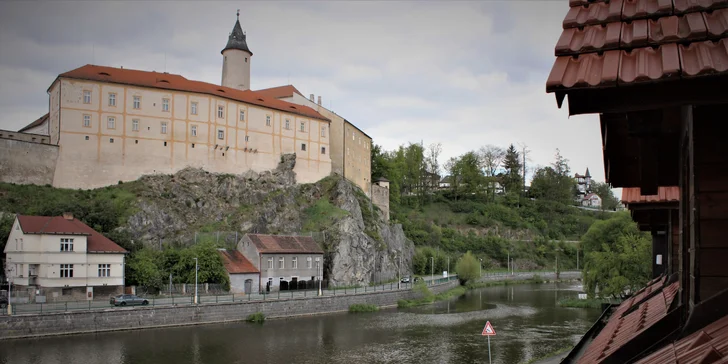 Pobyt v Ledči nad Sázavou se snídaní, zákuskem a lahví vína i večeří