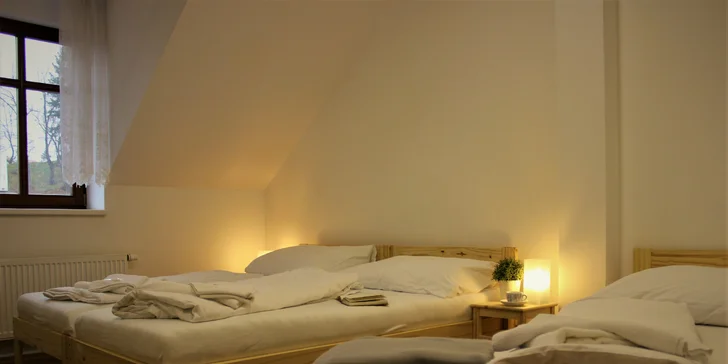 Pobyt v Ledči nad Sázavou se snídaní, zákuskem a lahví vína i večeří