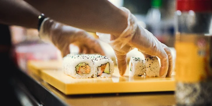 2 hodiny running sushi v libereckém OC Géčko: sushi, gril, mořské plody i dezerty