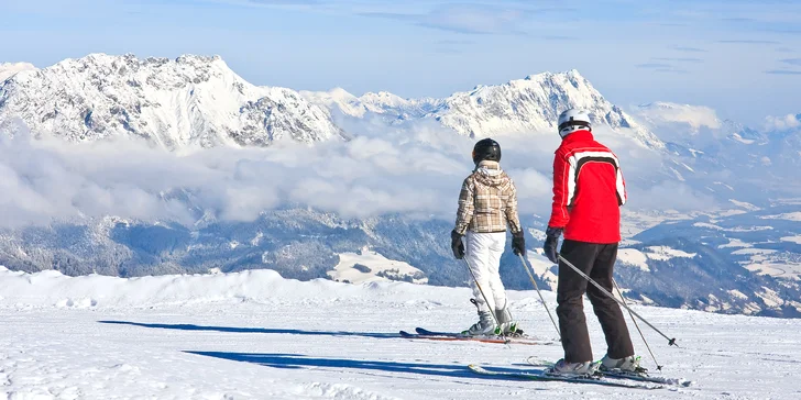 Jednodenní lyžování na Dachstein West: doprava pohodlným autobusem, skipas v ceně