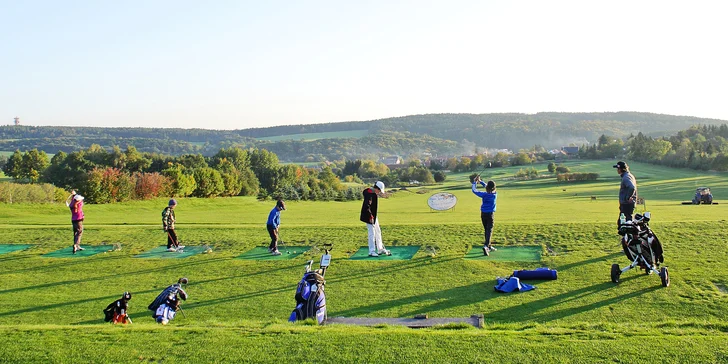 Golfová lekce s trenérem pro 1 nebo 2 osoby včetně půjčení vybavení