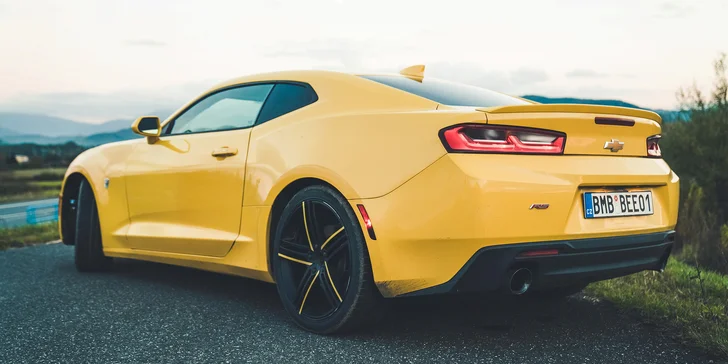 Svezte se ve čmelákovi: Chevrolet Camaro na 15–60 minut jízdy včetně paliva