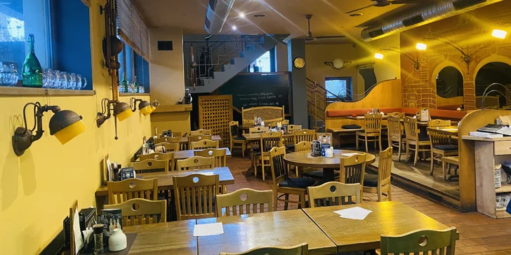 Žebra, steak dle výběru ze 2 druhů masa nebo burger pro 1 či 2 osoby v restaurantu Plaudit Turnov