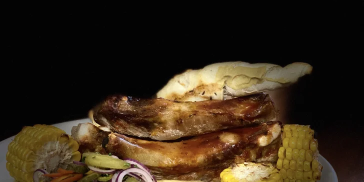 Žebra, steak dle výběru ze 2 druhů masa nebo burger pro 1 či 2 osoby v restaurantu Plaudit Turnov