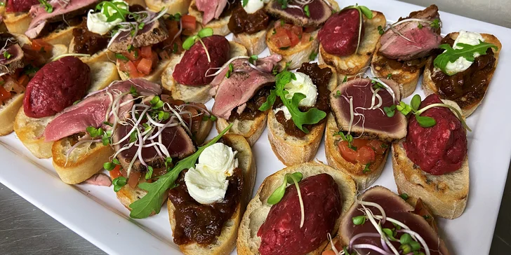 15 nebo 30 chuťově vymazlených tapas k odnosu s sebou