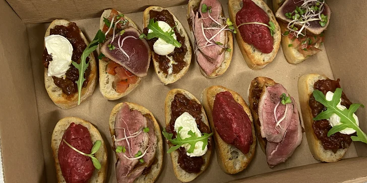 15 nebo 30 chuťově vymazlených tapas k odnosu s sebou