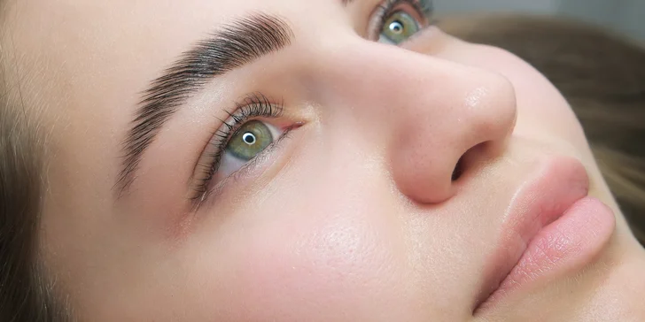 Laminace, barvení obočí a lash lifting řas ve studiu Excellent