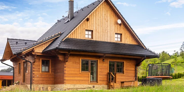 Pronájem nové wellness roubenky v Beskydech až pro 12 osob
