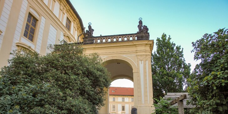 Průvodce v mobilní aplikaci s kvízovou hrou: Petřín nebo Pražský hrad