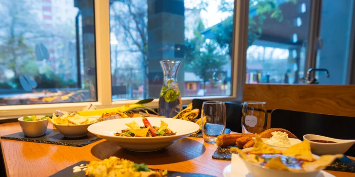 Mexické degustační menu o 4 chodech: nachos, polévka, tortilly, chilli, tacos i churros