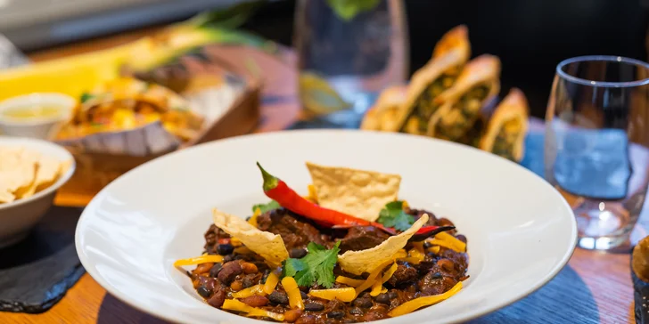 Mexické degustační menu o 4 chodech: nachos, polévka, tortilly, chilli, tacos i churros