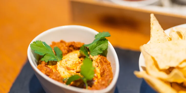 Mexické degustační menu o 4 chodech: nachos, polévka, tortilly, chilli, tacos i churros