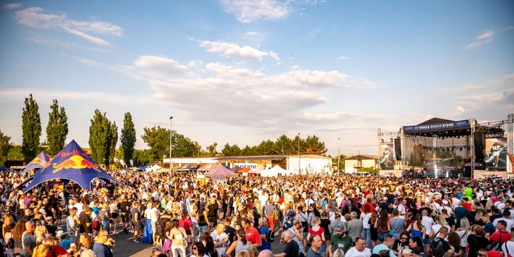 Vstupenka na Oldies festival: mega pařba pod širým nebem a hity 90. let