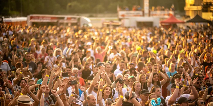 Vstupenka na Oldies festival: mega pařba pod širým nebem a hity 90. let