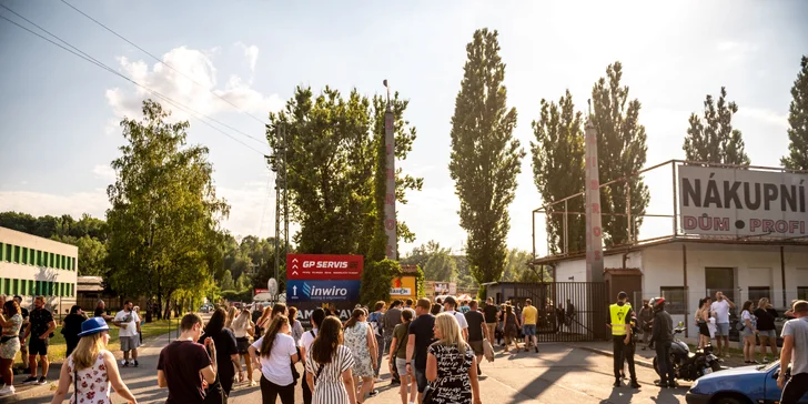 Vstupenka na Oldies festival: mega pařba pod širým nebem a hity 90. let