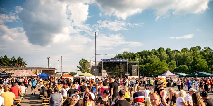 Vstupenka na Oldies festival: mega pařba pod širým nebem a hity 90. let