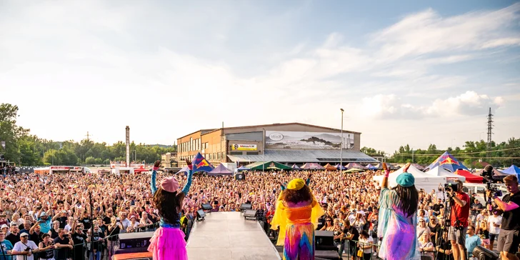 Vstupenka na Oldies festival: mega pařba pod širým nebem a hity 90. let