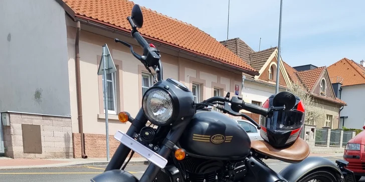 Zapůjčení motorky na den nebo víkend: Jawa 350 Scrambler, Pérák, 500 RMV nebo BMW 1200 GS