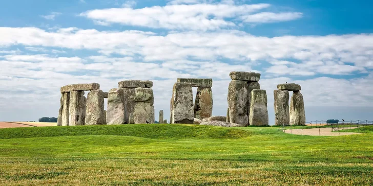 Stonehenge, Londýn a stůl krále Artuše: cesta autobusem a 2 noci se snídaní