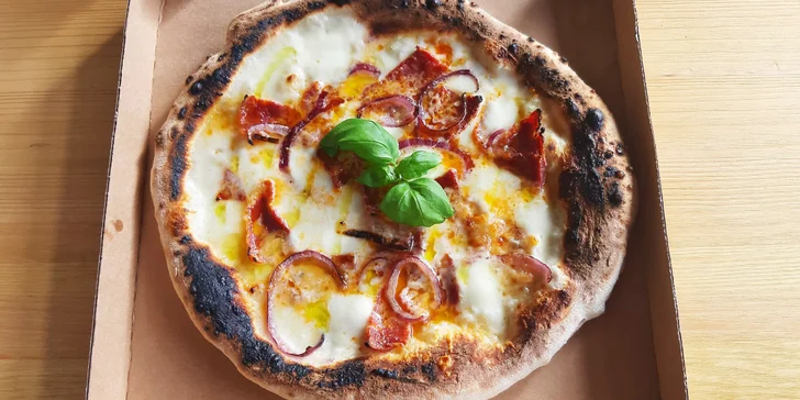 Jedna či dvě pizzy dle výběru: salámová, tuňáková nebo třeba quattro formaggi