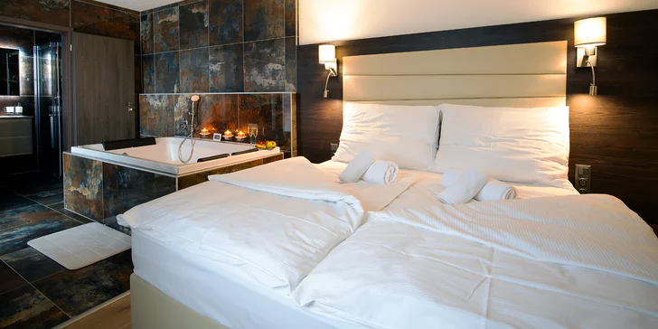 Privátní wellness pokoj s vířivkou, ovocem a minibarem pro 2 osoby