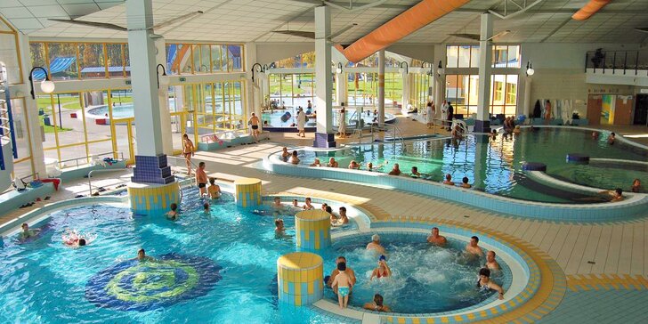 Termální lázně Sárvár s léčebnými i zážitkovými bazény: jednodenní výlet, celodenní vstup v ceně