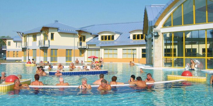 Termální lázně Sárvár s léčebnými i zážitkovými bazény: jednodenní výlet, celodenní vstup v ceně