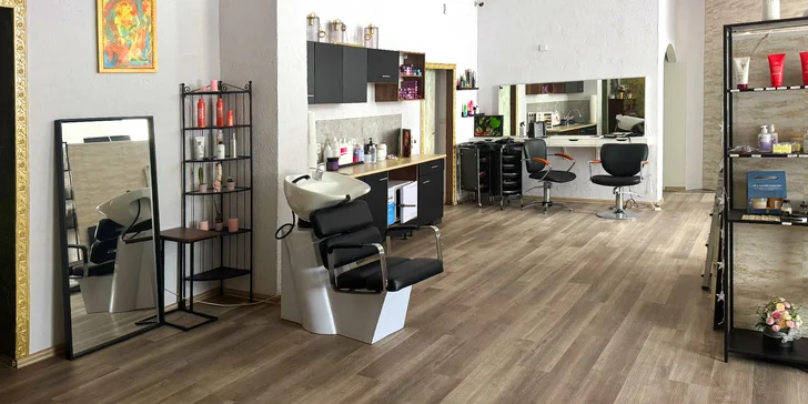 Salon najdete u parku Koliště. 