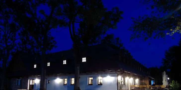 Tříchodové menu pro jednu či dvě osoby v krásném prostředí rodinného hotelu Pod Bílou Skálou na Vysočině