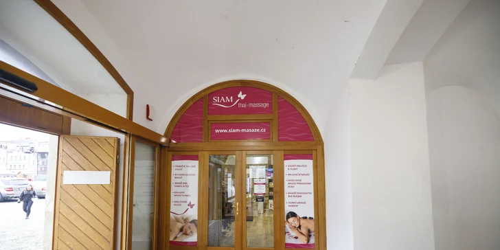 Thajské masáže v salonu v Kolíně: záda, ramena a šíje nebo celé tělo
